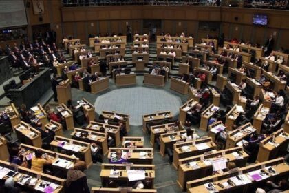 نواب: التحديث السياسي يمثل مشروعا وطنيا نهضويا يستوجب تضافر كل الجهود