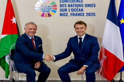 الملك يلتقي مع ماكرون ويؤكد حرص الأردن على توطيد العلاقات مع فرنسا