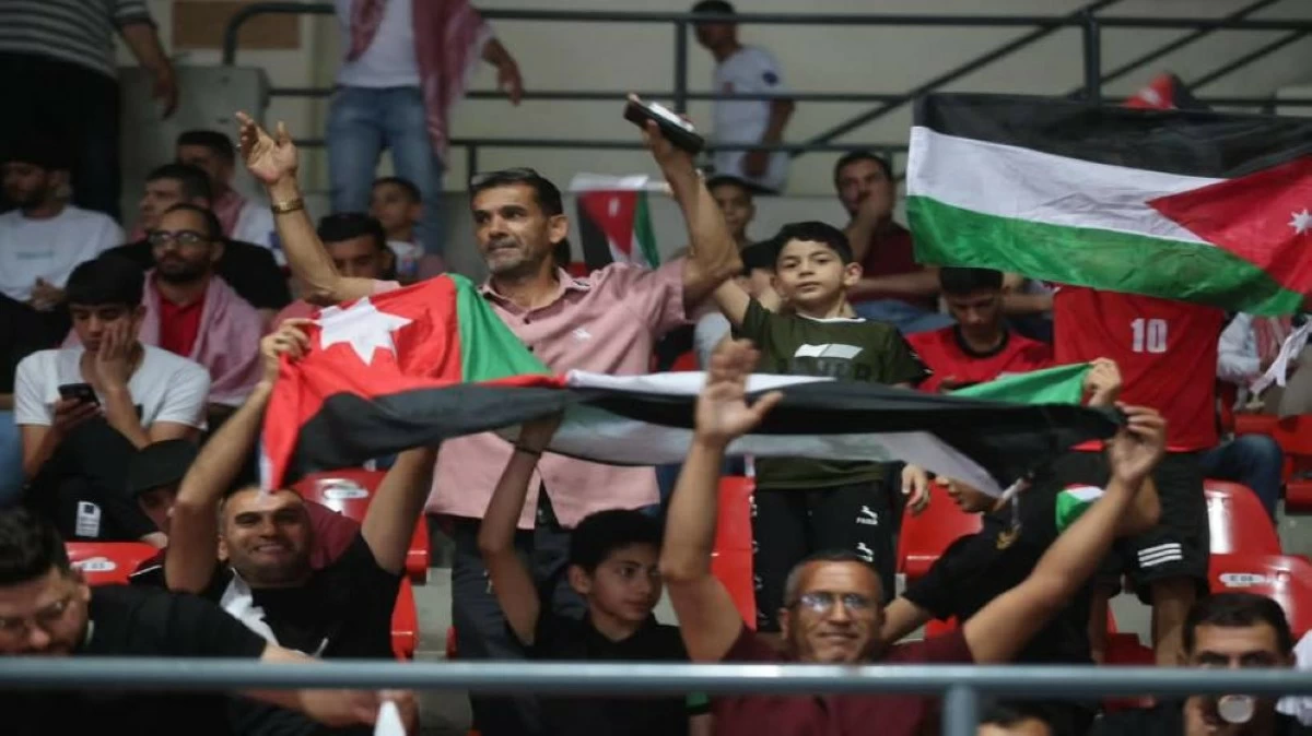 13 موقعا لشاشات عرض تبث مباراة المنتخب الوطني مع العراق 13 موقعا لشاشات عرض تبث مباراة المنتخب الوطني مع العراق