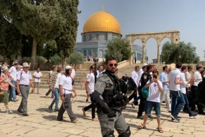 مستعمرون يقتحمون المسجد الأقصى المبارك​ 