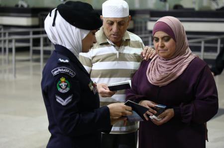 الأمن: أفضل الخدمات لاستقبال الحجاج العائدين والتسهيل عليهم الأمن: أفضل الخدمات لاستقبال الحجاج العائدين والتسهيل عليهم