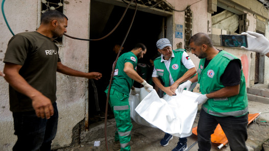 الدفاع المدني في غزة: 42 شهيدا على الأقل بغارات إسرائيلية منذ فجر الأربعاء الدفاع المدني في غزة: 42 شهيدا على الأقل بغارات إسرائيلية منذ فجر الأربعاء