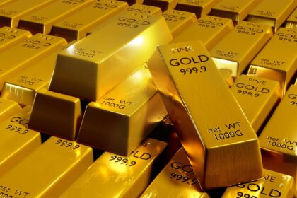 الذهب يقفز بأكثر من 1.6% بعد هجمات إسرائيلية على منشآت إيرانية