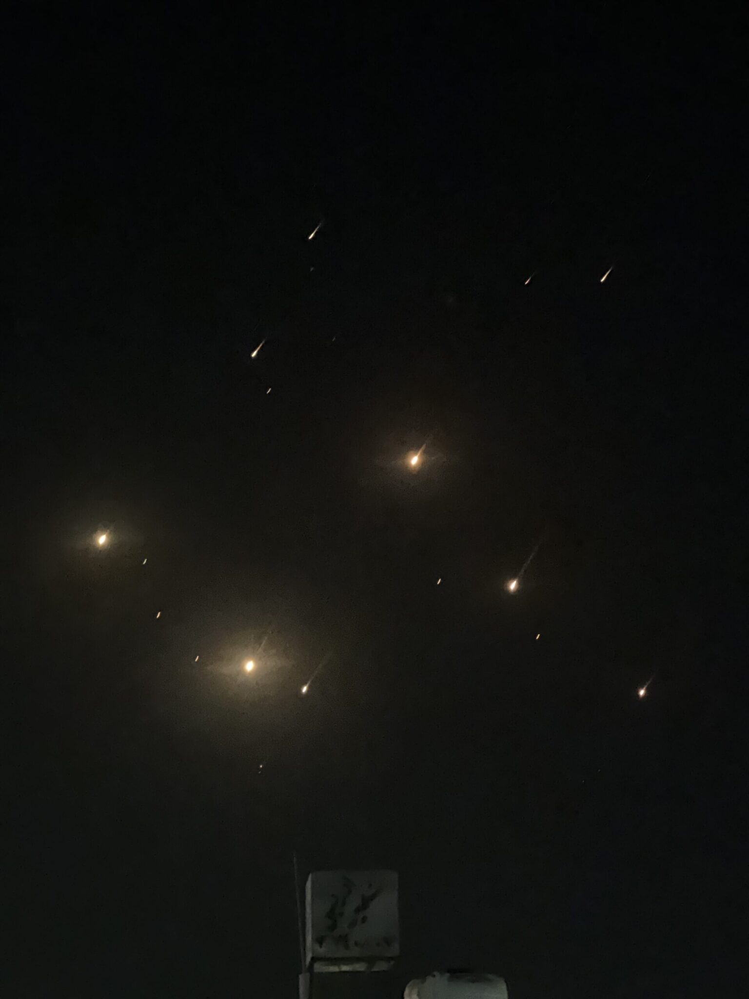 إدارة الأزمات: 250 حصيلة الأجسام التي سقطت ولا مخاطر على أمن الأردن والمواطنين