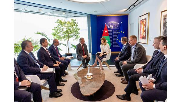 الملك يؤكد لرئيسة البرلمان الأوروبي ضرورة التحرك الفوري لخفض التصعيد الخطير في المنطقة الملك يؤكد لرئيسة البرلمان الأوروبي ضرورة التحرك الفوري لخفض التصعيد الخطير في المنطقة