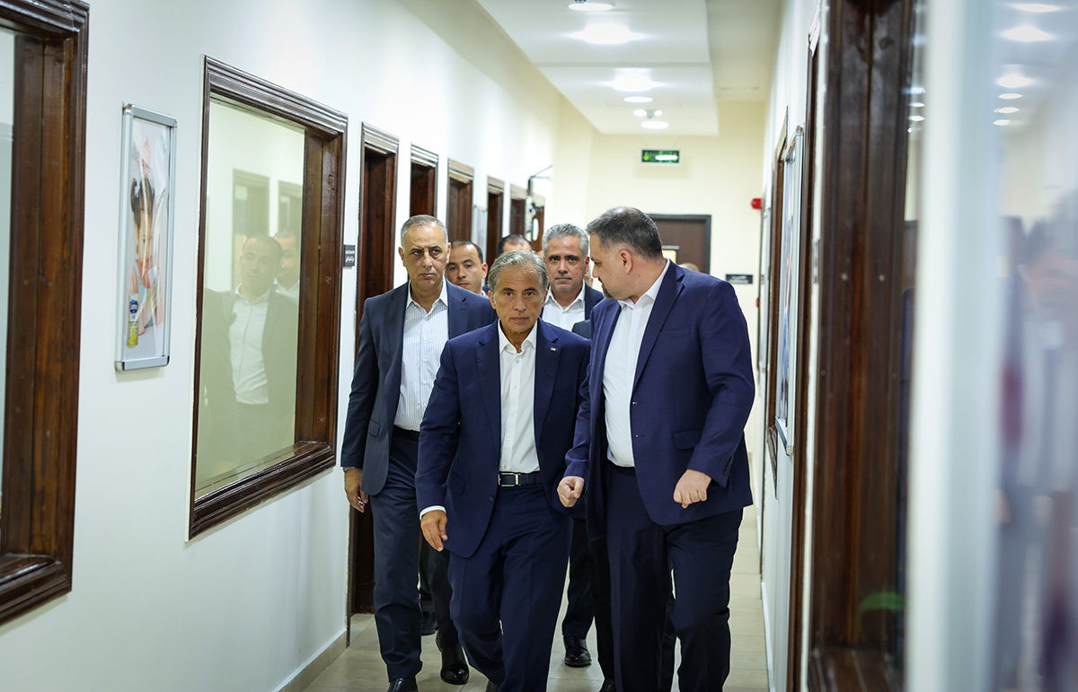 رئيس الوزراء يتفقد أربعة مواقع في لواء ناعور