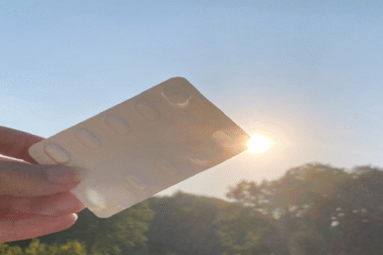 أدوية شائعة قد تهدد سلامة بشرتك صيفا