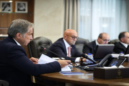 الموافقة على السير في إجراءات إعادة هيكلة هيئة تنظيم النقل البري