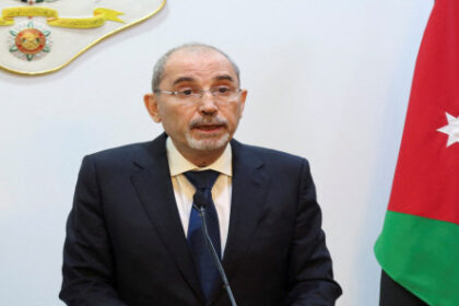 الصفدي يشدد على ضرورة وقف الحرب على إيران والعودة فورا إلى المحادثات