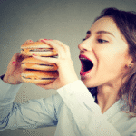 طبيب يحدد العوامل الرئيسية للسمنة