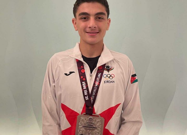 محمد اسحاق يُحقق فضية بطولة آسيا للمصارعة الشاطئية تحت ١٧ عاماً