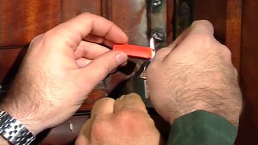 بعد وفاة 7 أشخاص… إيقاف 3 مصانع لمادة الميثانول بعد وفاة 7 أشخاص… إيقاف 3 مصانع لمادة الميثانول