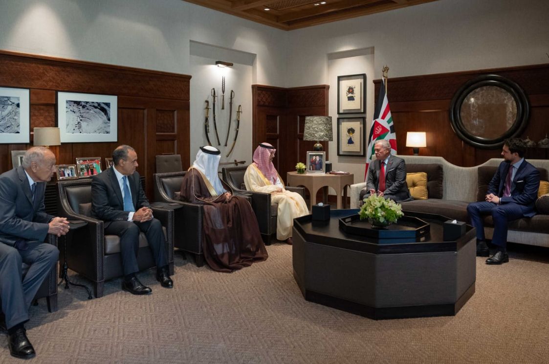 الملك يستقبل وفد اللجنة الوزارية العربية الإسلامية المكلفة بالتحرك الدولي لوقف الحرب على غزة الملك يستقبل وفد اللجنة الوزارية العربية الإسلامية المكلفة بالتحرك الدولي لوقف الحرب على غزة