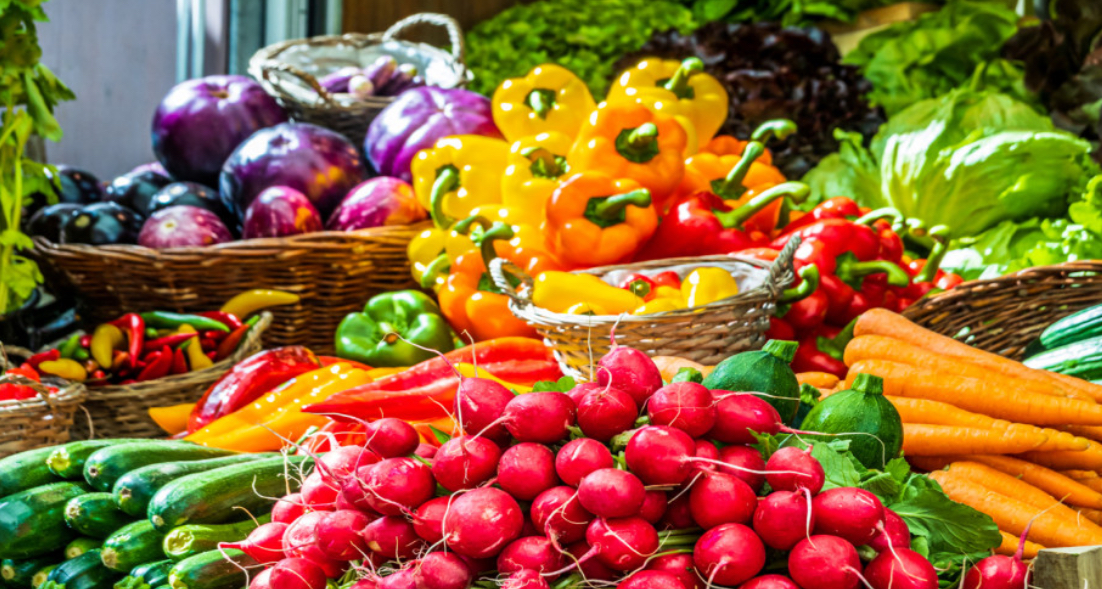 3301 طن من الخضار والفواكه ترد للسوق المركزي اليوم 3301 طن من الخضار والفواكه ترد للسوق المركزي اليوم