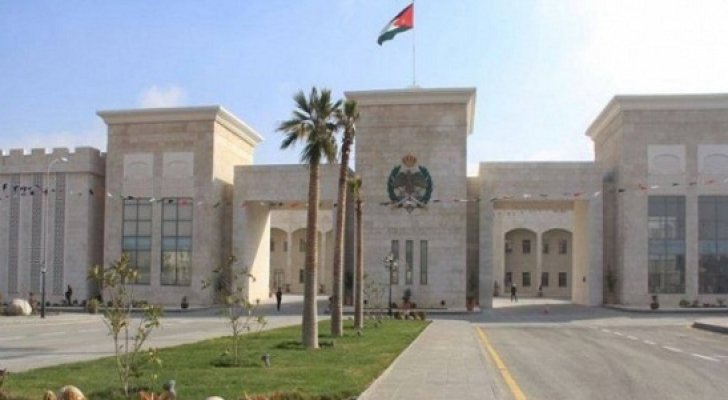 الأمن العام: إطلاق صافرات الإنذار لتنبيه المواطنين في حال دخول اية صواريخ او مسيرات الاجواء الاردنية الأمن العام: إطلاق صافرات الإنذار لتنبيه المواطنين في حال دخول اية صواريخ او مسيرات الاجواء الاردنية