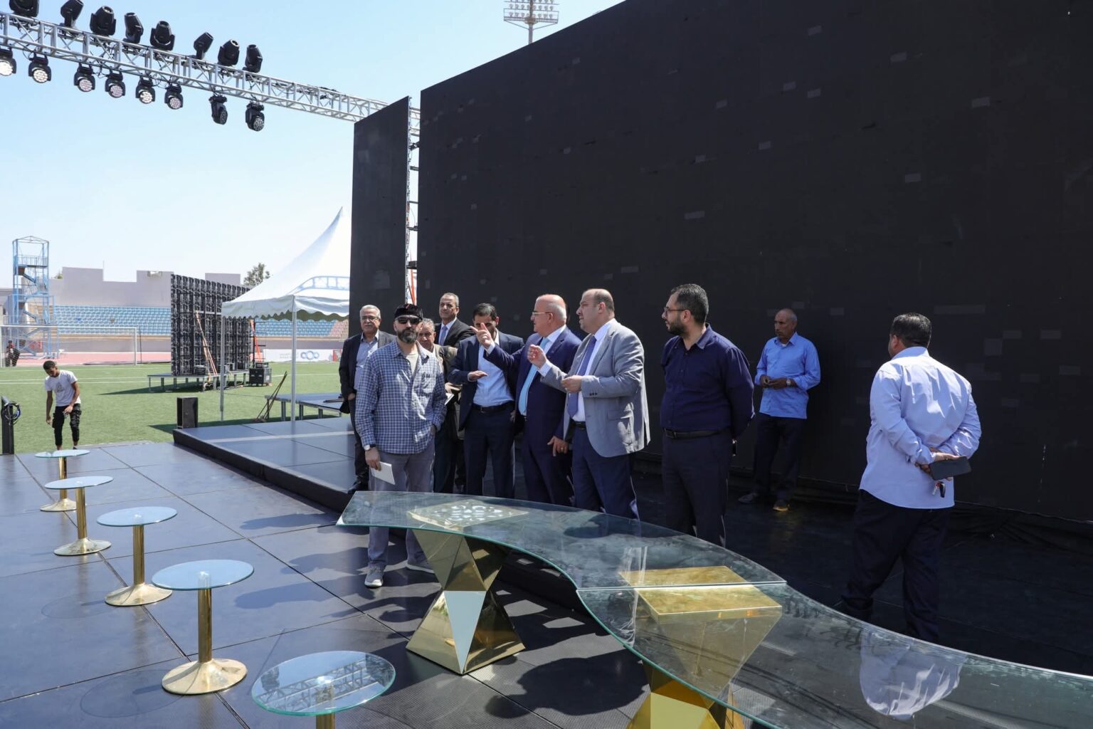 د. الحياري يتفقد الترتيبات النهائية لحفل تخريج الفوج السابع والعشرين من طلبة الجامعة الهاشمية د. الحياري يتفقد الترتيبات النهائية لحفل تخريج الفوج السابع والعشرين من طلبة الجامعة الهاشمية