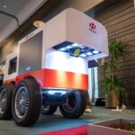 روبوت ذكي لإزالة الأعشاب الضارة بالليزر