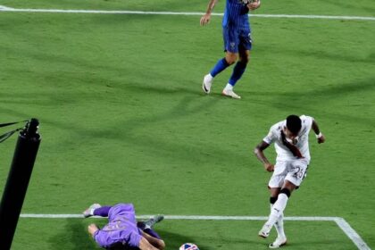 «بونو» يتألق أمام هجمات مانشسترسيتي