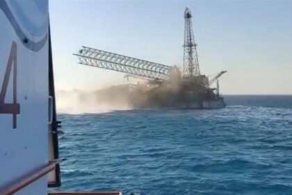 وفاة 4 وإصابة آخرين في غرق «حفار السويس»