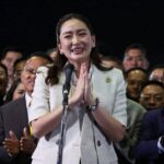 ما الذي دار في «المكالمة المُسربة» التي أطاحت برئيسة وزراء تايلاند؟