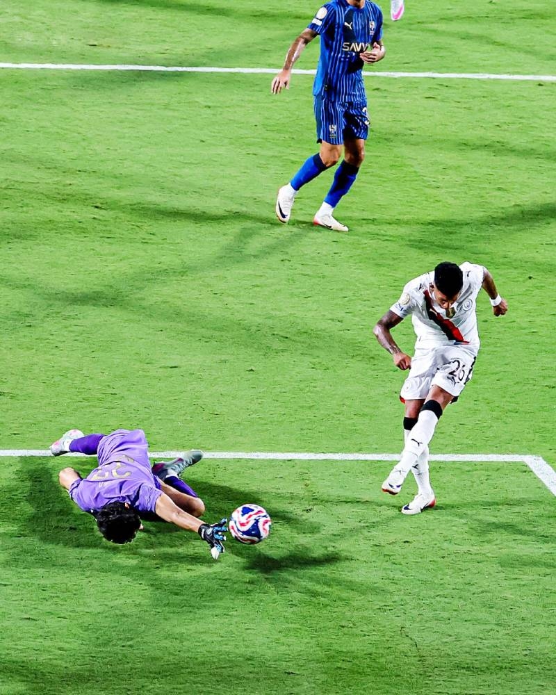 بونو.. أخطبوط حارس بونو.. أخطبوط حارس