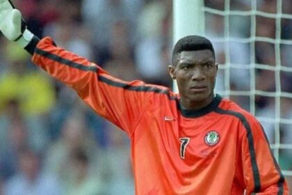 وفاة بيتر روفاي الحارس الأسطوري لمنتخب نيجيريا