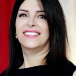 قمرٌ لا تخمدُ أنفاسه