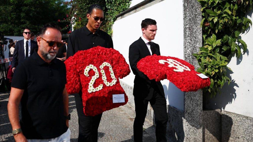 نيفيز وكانسيلو يشاركان في مراسم جنازة جوتا بالبرتغال نيفيز وكانسيلو يشاركان في مراسم جنازة جوتا بالبرتغال