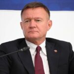 بعد ساعات من إطاحة بوتين به.. انتحار وزير النقل الروسي