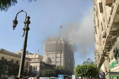 نيران تلتهم سنترال رمسيس.. حريق هائل يشل وسط القاهرة