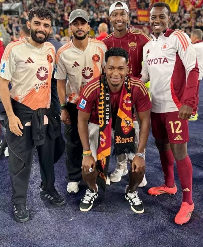 مصدر لـ«عكاظ»: سعود عبدالحميد يفضل الانتقال لتولوز الفرنسي مصدر لـ«عكاظ»: سعود عبدالحميد يفضل الانتقال لتولوز الفرنسي