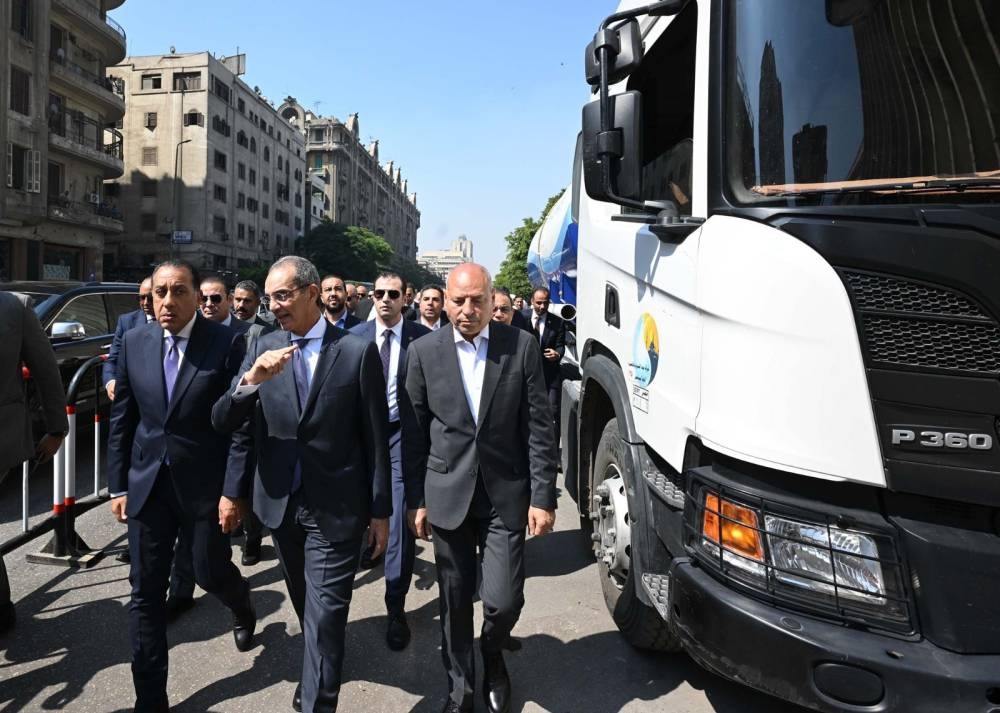 مصر.. رئيس الوزراء يتفقّد سنترال رمسيس «المحروق» ويتابع عودة الخدمات