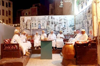 من يعيد لنا الحكواتي في المقاهي الأدبية والمسارح