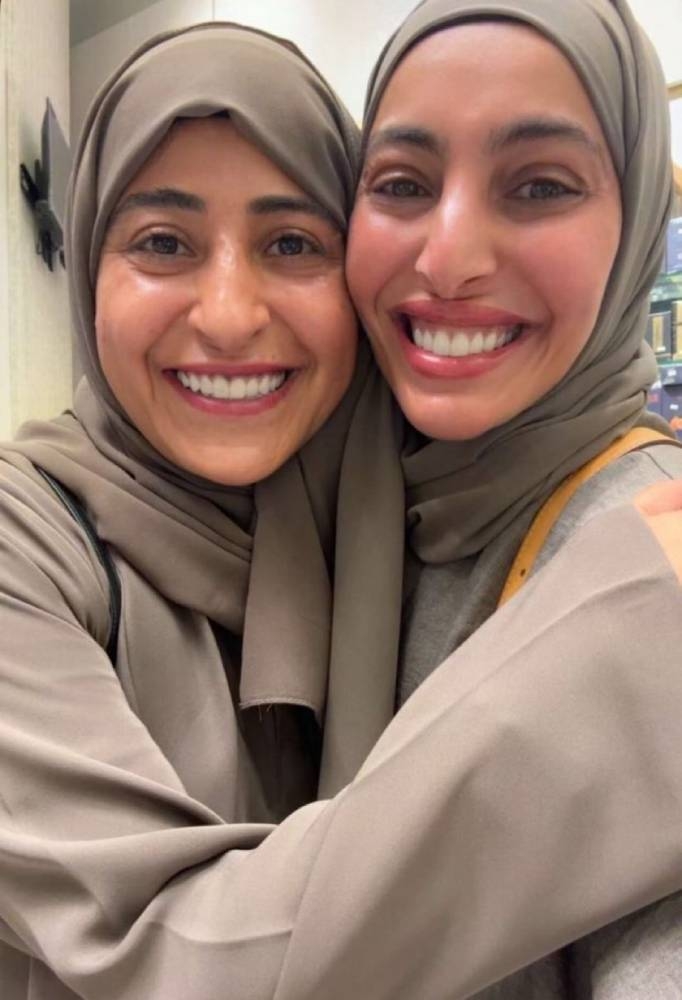 شجون الهاجري وفاطمة الصفي في الحرم المكي.. ظهور مؤثر يهزّ «السوشيال ميديا» شجون الهاجري وفاطمة الصفي في الحرم المكي.. ظهور مؤثر يهزّ «السوشيال ميديا»