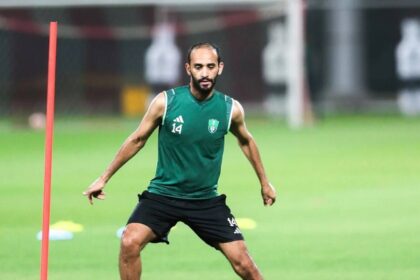 عطيف يحذف بيان اعتزاله.. ويؤكد: الحساب كان مُخترقاً