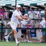 ملياردير أمريكي يُشعل الجدل في التنس.. بيل أكمان يخسر ويُغضب الجماهير