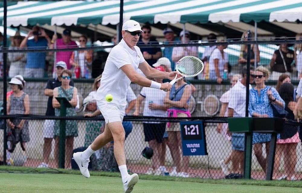 ملياردير أمريكي يُشعل الجدل في التنس.. بيل أكمان يخسر ويُغضب الجماهير ملياردير أمريكي يُشعل الجدل في التنس.. بيل أكمان يخسر ويُغضب الجماهير