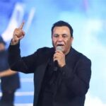 «موتوني بعد تاني يوم من فرح بنتي».. محمد فؤاد يرد على شائعات وفاته