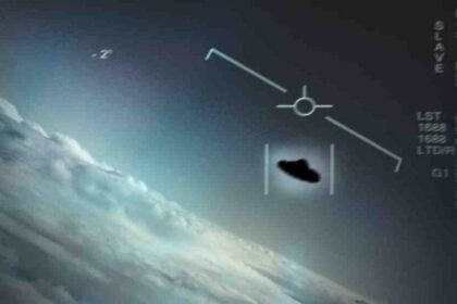 غزو الأجسام الطائرة.. 2000 مشاهدة مجهولة تضع أمريكا في حيرة عام 2025