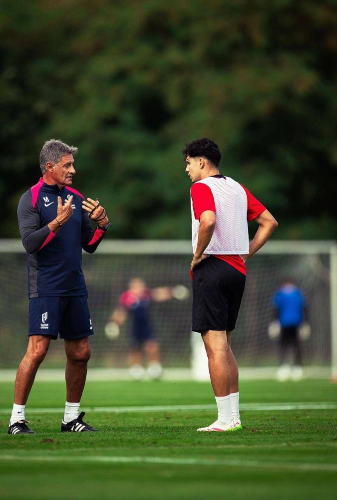 «اتيو ريتيغي» يقترب من القادسية.. وميشيل يدعم المواهب «اتيو ريتيغي» يقترب من القادسية.. وميشيل يدعم المواهب