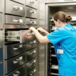 عاملة «مشرحة» تكشف: سلوكيات غير متوقعة للموت