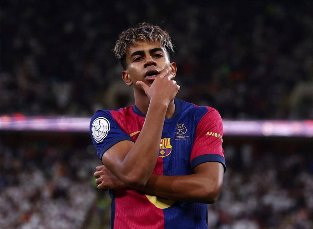 لامين يامال يواجه الاتهامات.. والسبب (قصار القامة) ! لامين يامال يواجه الاتهامات.. والسبب (قصار القامة) !