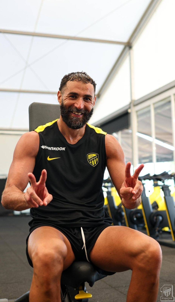 مصادر «عكاظ»: ملف تمديد عقد بنزيما على طاولة إدارة الاتحاد الجديدة مصادر «عكاظ»: ملف تمديد عقد بنزيما على طاولة إدارة الاتحاد الجديدة