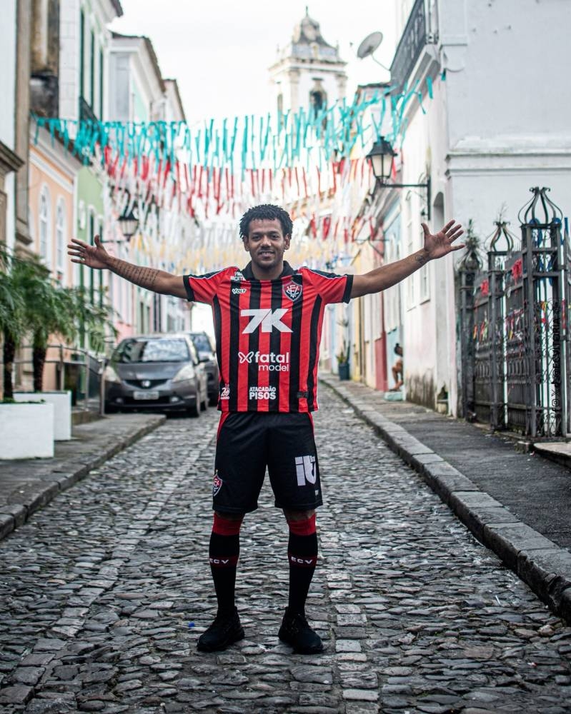 بعد 11 عاماً.. رومارينيو ينهي رحلته الخليجية ويعود للبرازيل