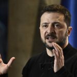 وسط ترتيبات لعقد محادثات جديدة.. زيلينسكي يطالب بتشديد العقوبات على روسيا