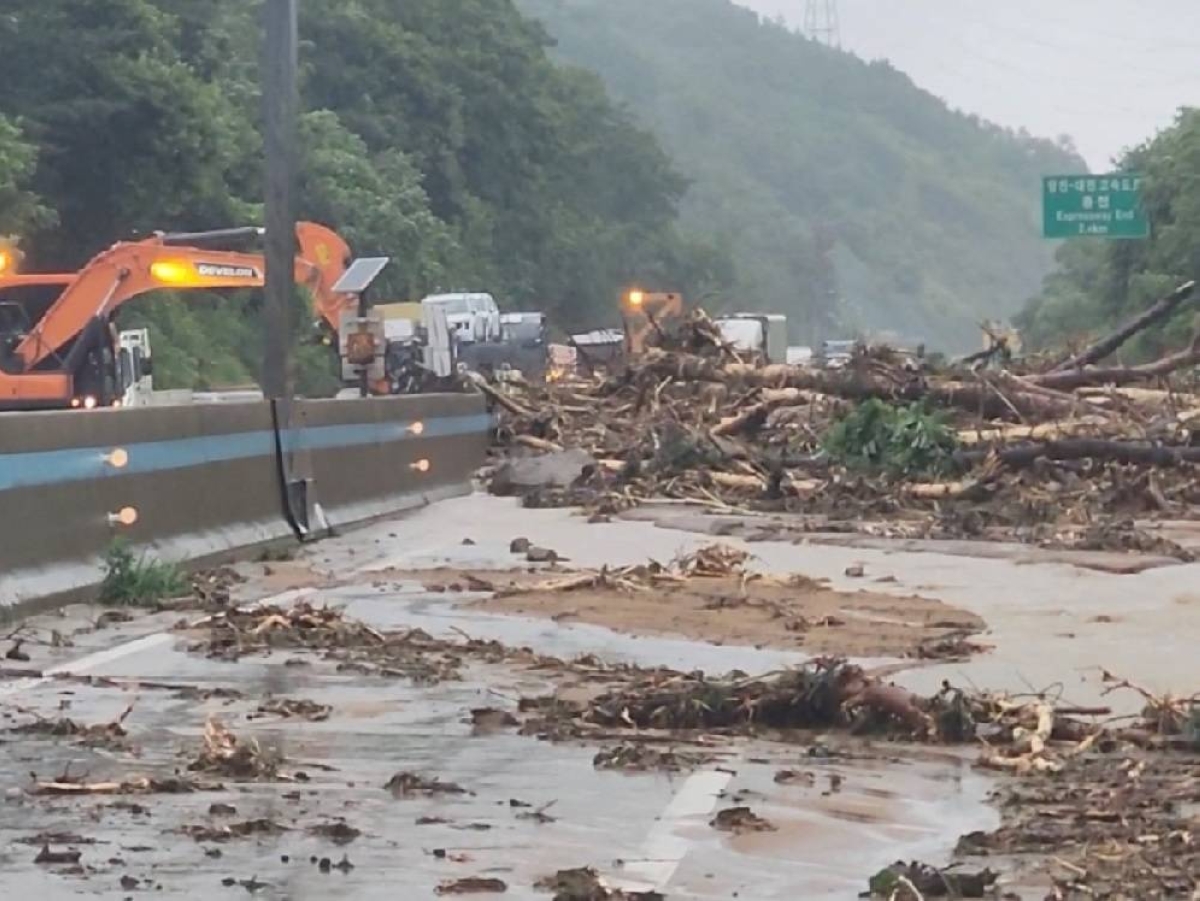 رئيس كوريا الجنوبية يعلن عن 6 مناطق منكوبة إثر الأمطار الغزيرة