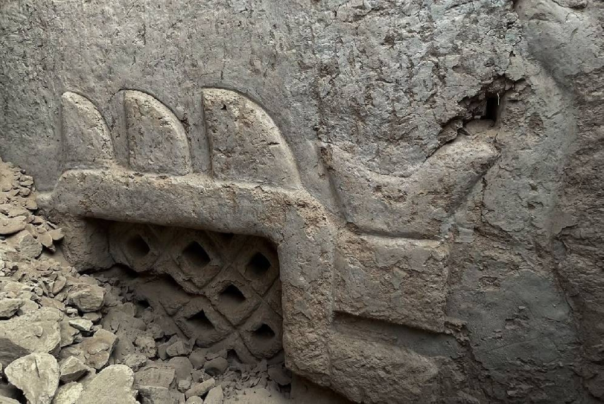 تعود إلى 3,000 عام.. اكتشاف لوحة جدارية بطول 5 أمتار في البيرو تعود إلى 3,000 عام.. اكتشاف لوحة جدارية بطول 5 أمتار في البيرو