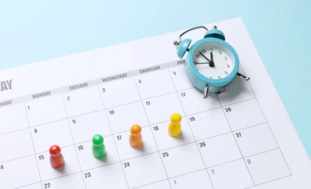 4 أيام عمل.. إنتاجية أعلى ورضا نفسي 4 أيام عمل.. إنتاجية أعلى ورضا نفسي