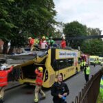 إصابة 15 في اصطدام حافلة ذات طابقين بمانشستر