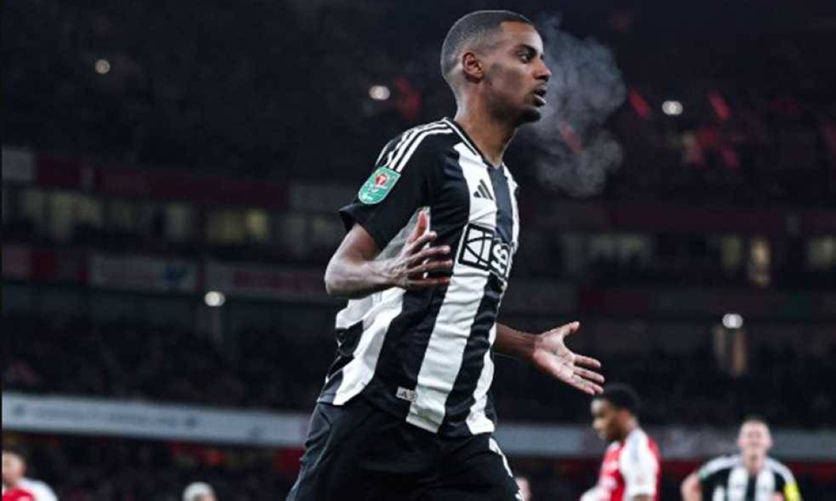 إصابة إيزاك تُثير التساؤلات.. هل ينتقل للهلال؟